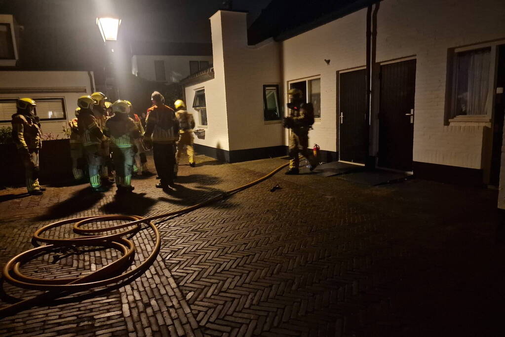 Hevige rookontwikkeling bij brand in woning