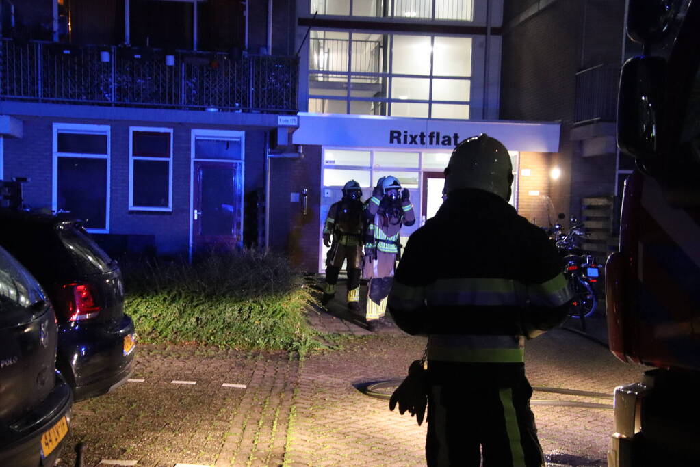 Flat ontruimd door felle brand