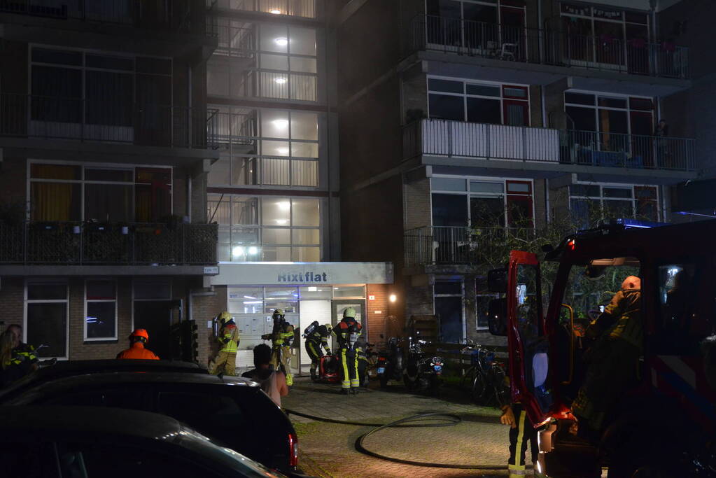 Flat ontruimd door felle brand