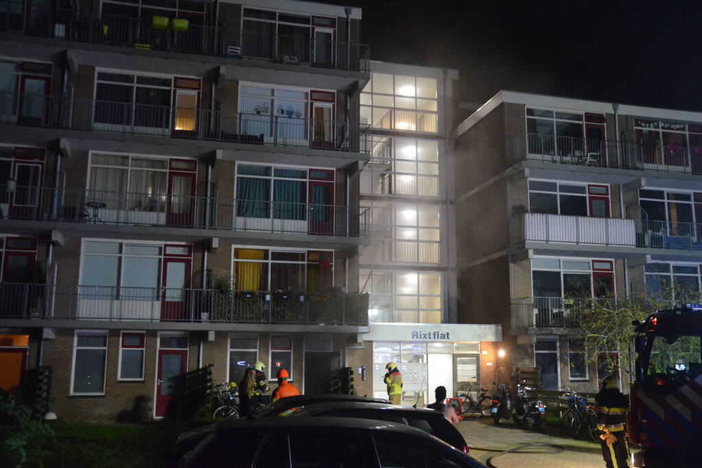 Flat ontruimd door felle brand