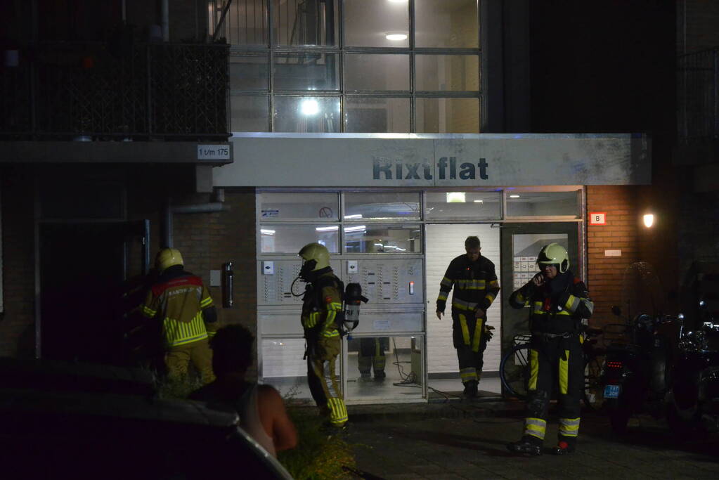 Flat ontruimd door felle brand