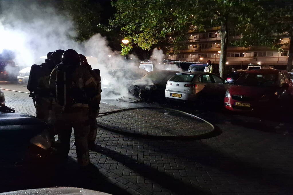 Veel schade door uitslaande autobrand