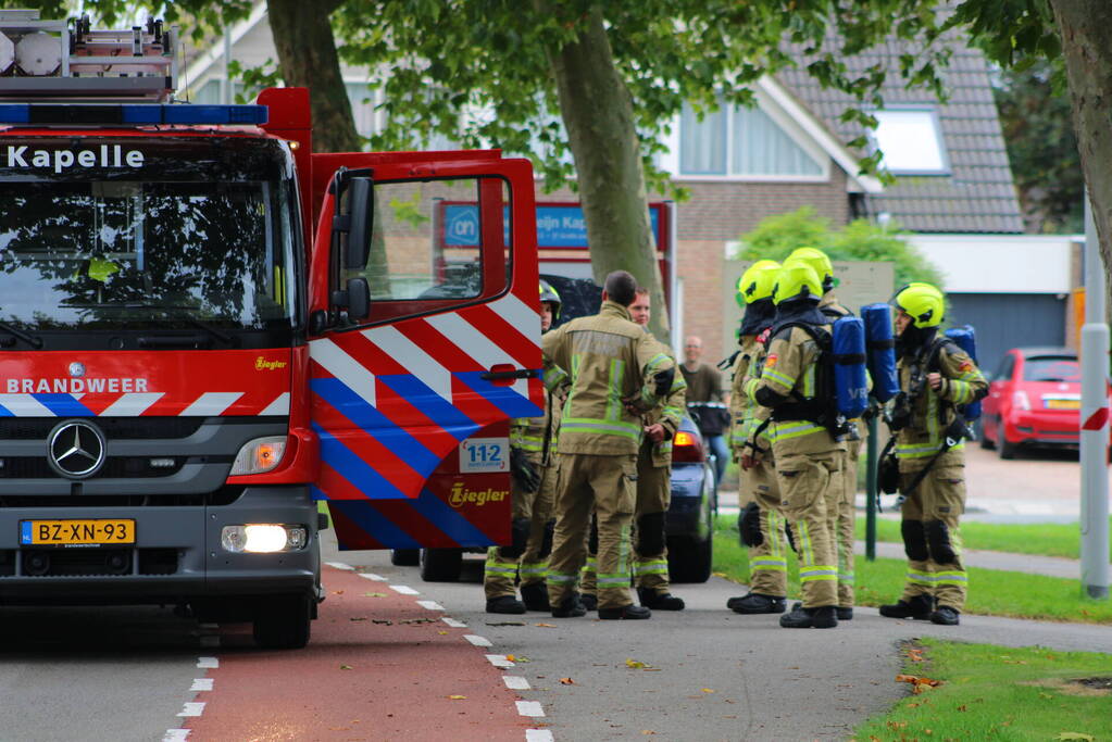 Brandweer ingezet voor stoomvorming bij auto