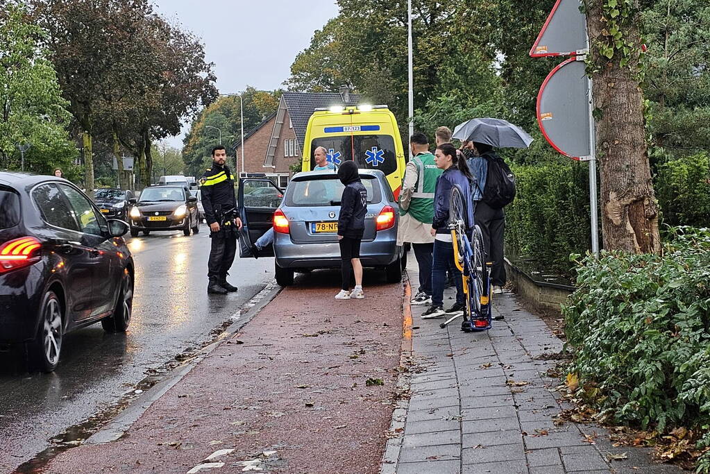 Fietser aangereden door personenauto