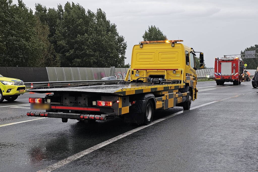 Voertuigen zwaar beschadigd na ongeval op snelweg