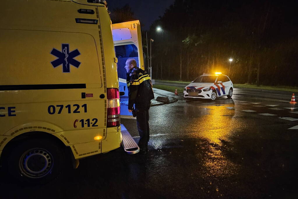 Voetganger gewond bij aanrijding met bestelbus