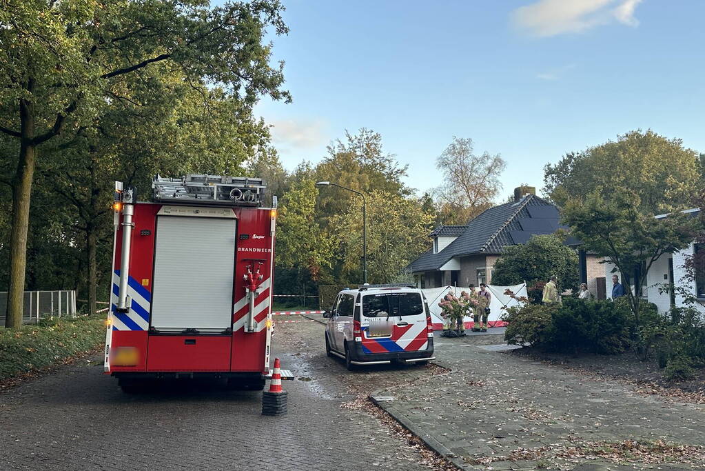 Onderzoek naar aantreffen overleden persoon in woning