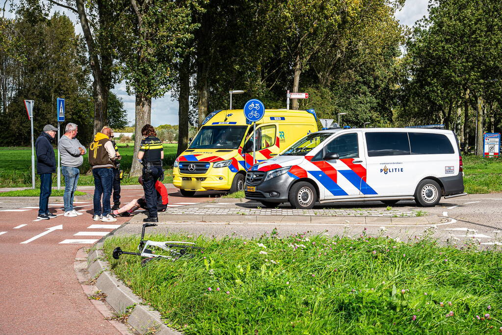 Wielrenner aangereden door auto