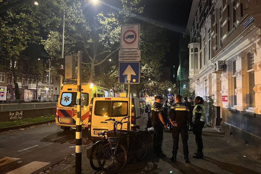 Fietser gewond bij botsing tegen stilstaande auto