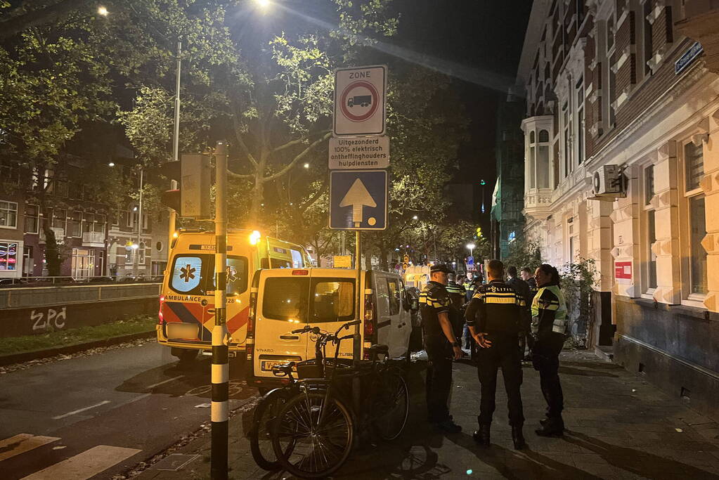 Fietser gewond bij botsing tegen stilstaande auto