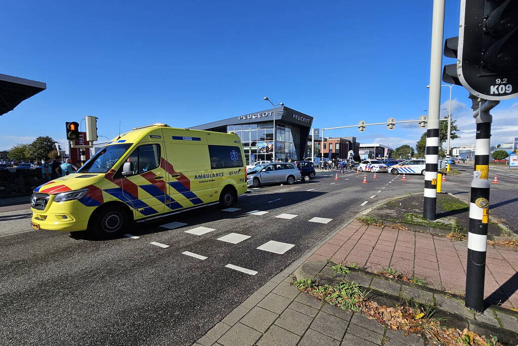 Flinke schade bij aanrijding op kruising