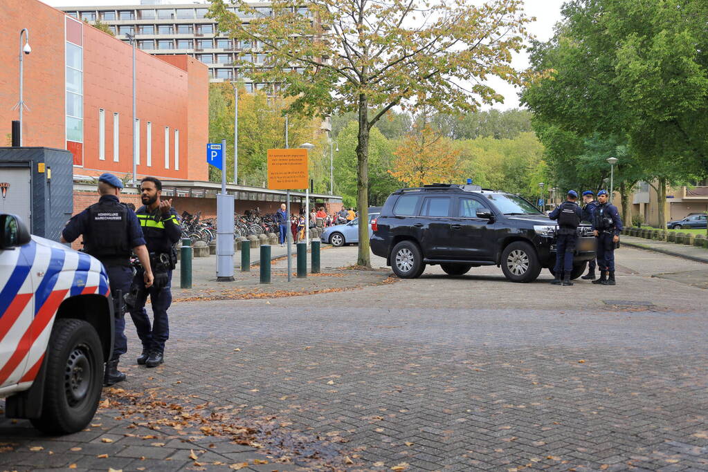 Joodse school zwaar beveiligd