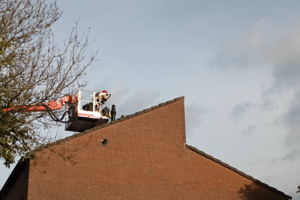 Brand in schoorsteen snel onder controle