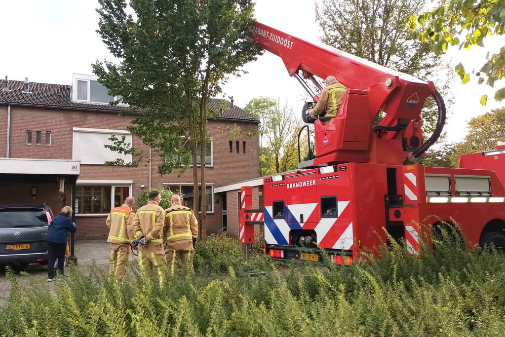 Brand in schoorsteen snel onder controle