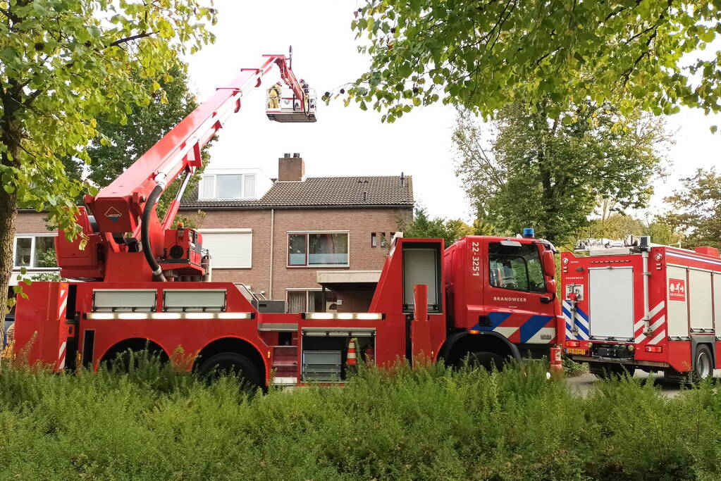 Brand in schoorsteen snel onder controle