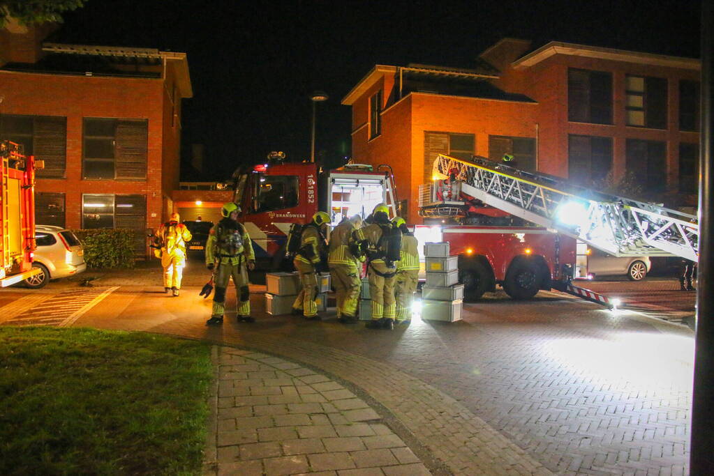 Brandweer dooft schoorsteenbrand