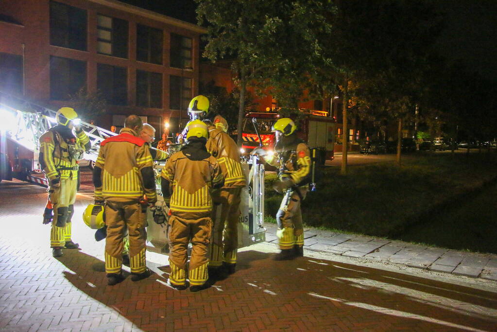 Brandweer dooft schoorsteenbrand