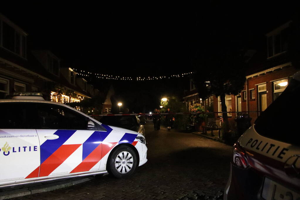 Straat afgesloten na schietpartij, gewonde naar ziekenhuis