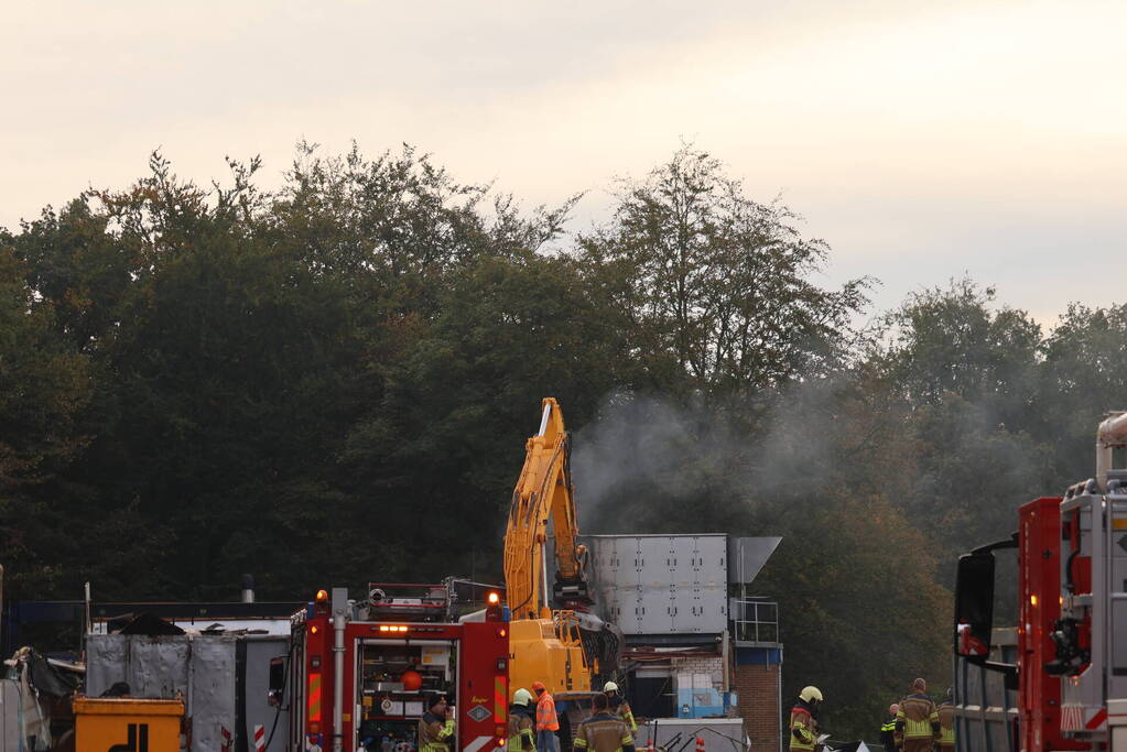 Flinke rookontwikkeling bij brand in voormalig zwembad