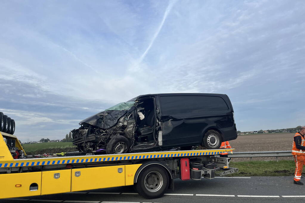 Persoon zwaargewond bij ernstig ongeval