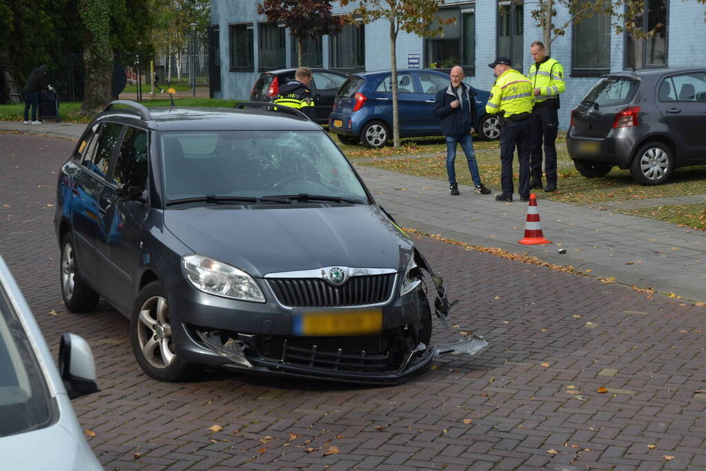 Politie verricht onderzoek nadat fietser geschept is