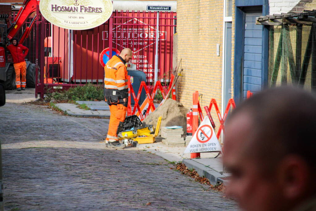 Ingezakt wegdek zorgt voor melding gaslekkage