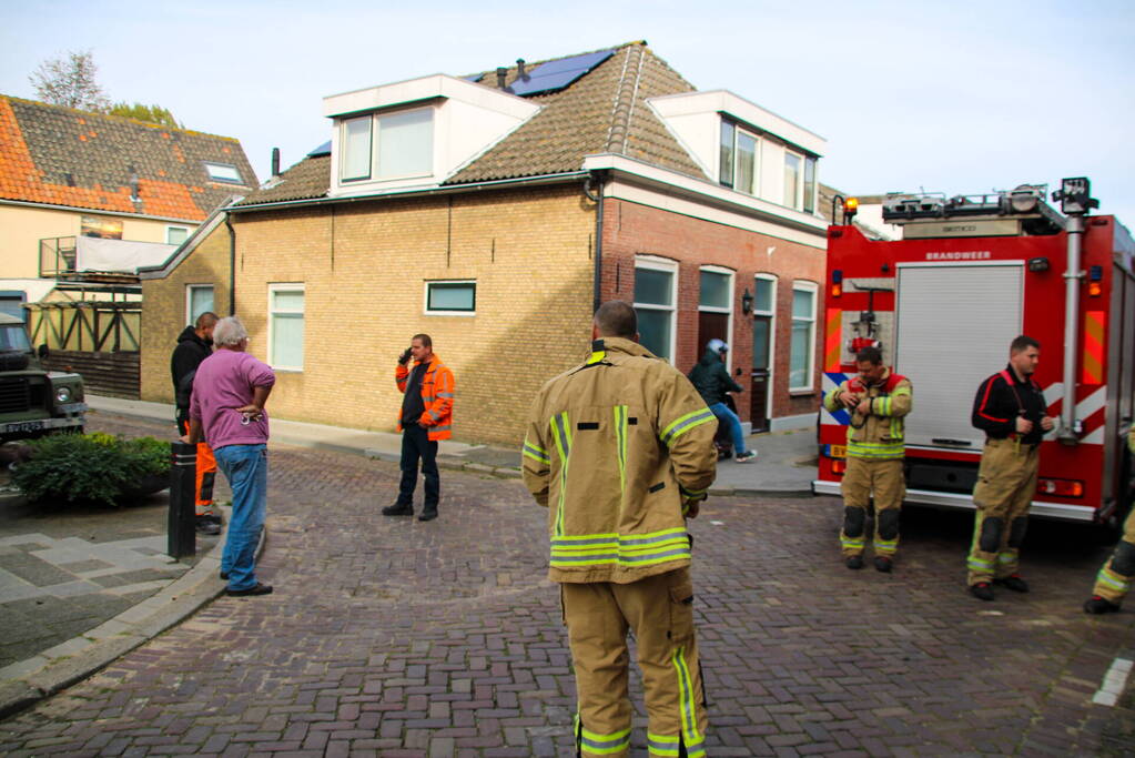 Ingezakt wegdek zorgt voor melding gaslekkage