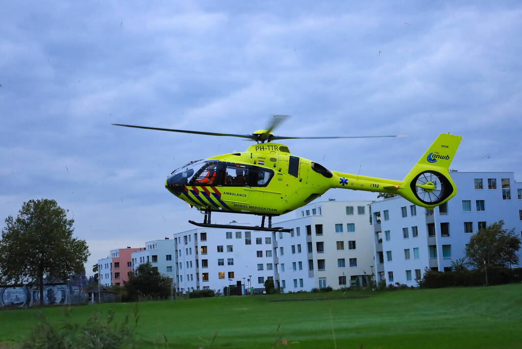 Traumahelikopter ingezet bij woningbrand