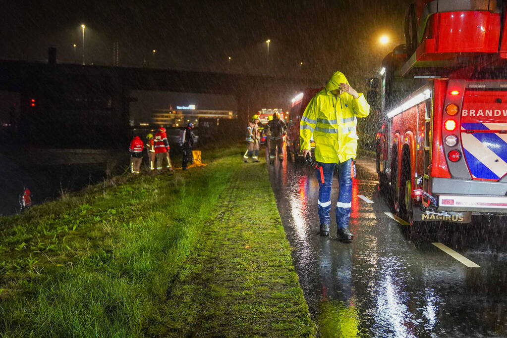 Trauma team ingezet voor Voertuig te water