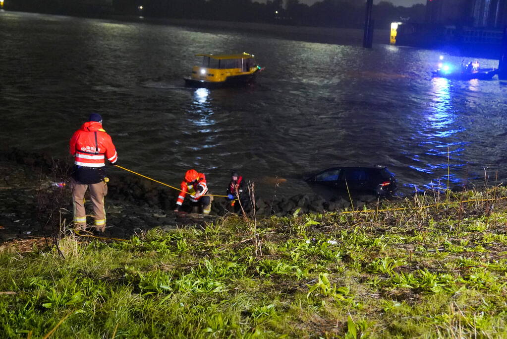 Trauma team ingezet voor Voertuig te water