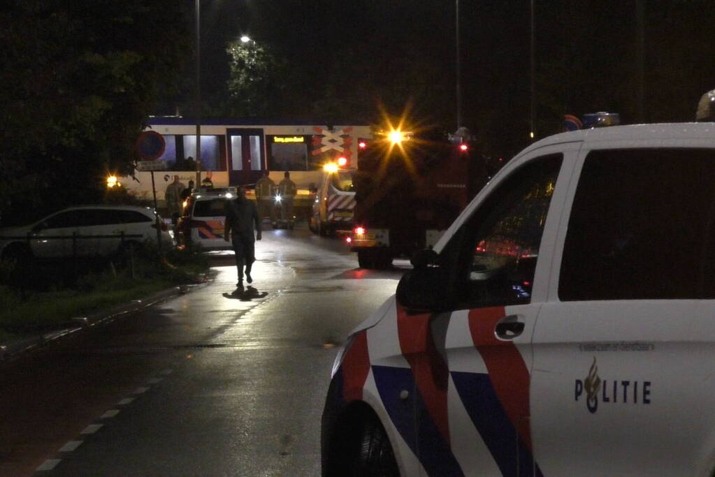 Metro ontruimd na aanrijding met persoon