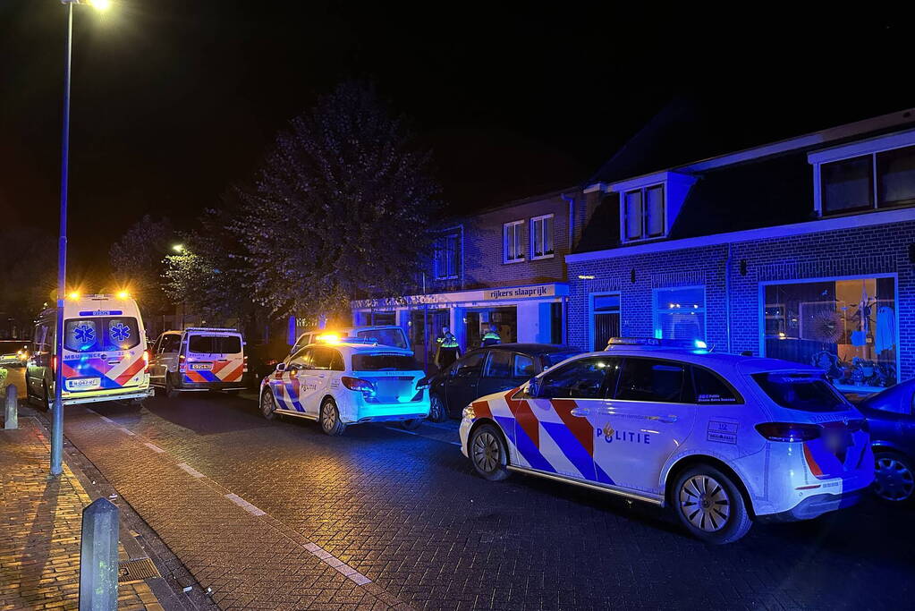 Twee personen zwaargewond bij steekincident in woning