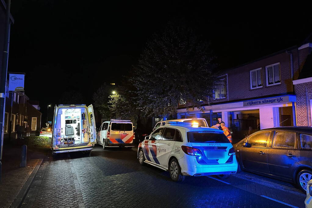 Twee personen zwaargewond bij steekincident in woning