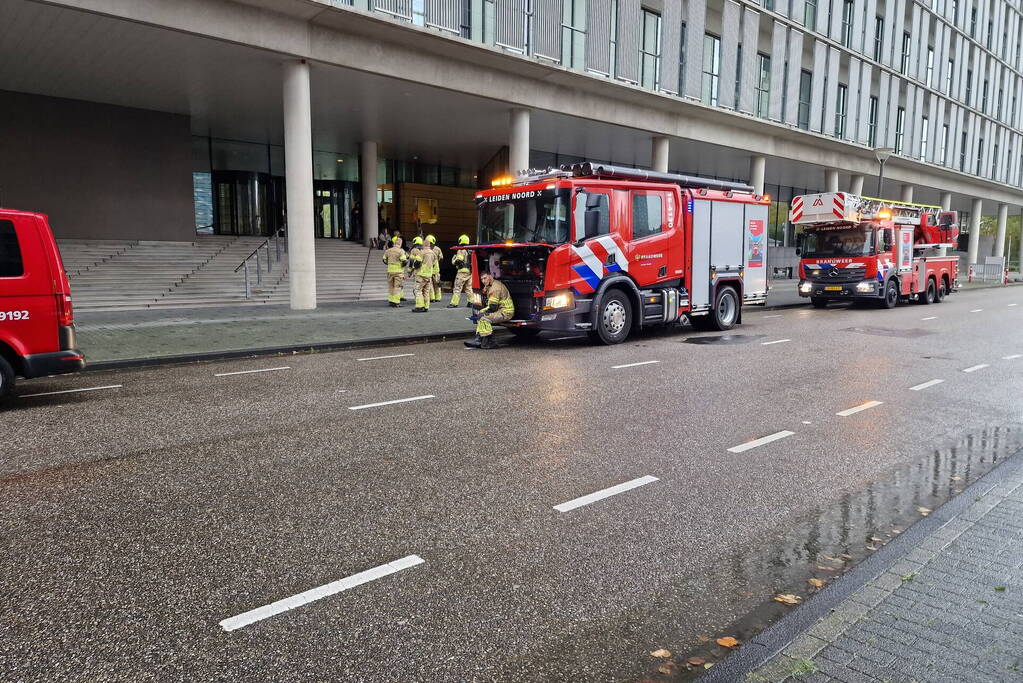 Onderzoek naar chemische reactie in laboratorium