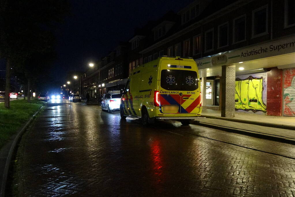 Gewonde bij steekincident in woning