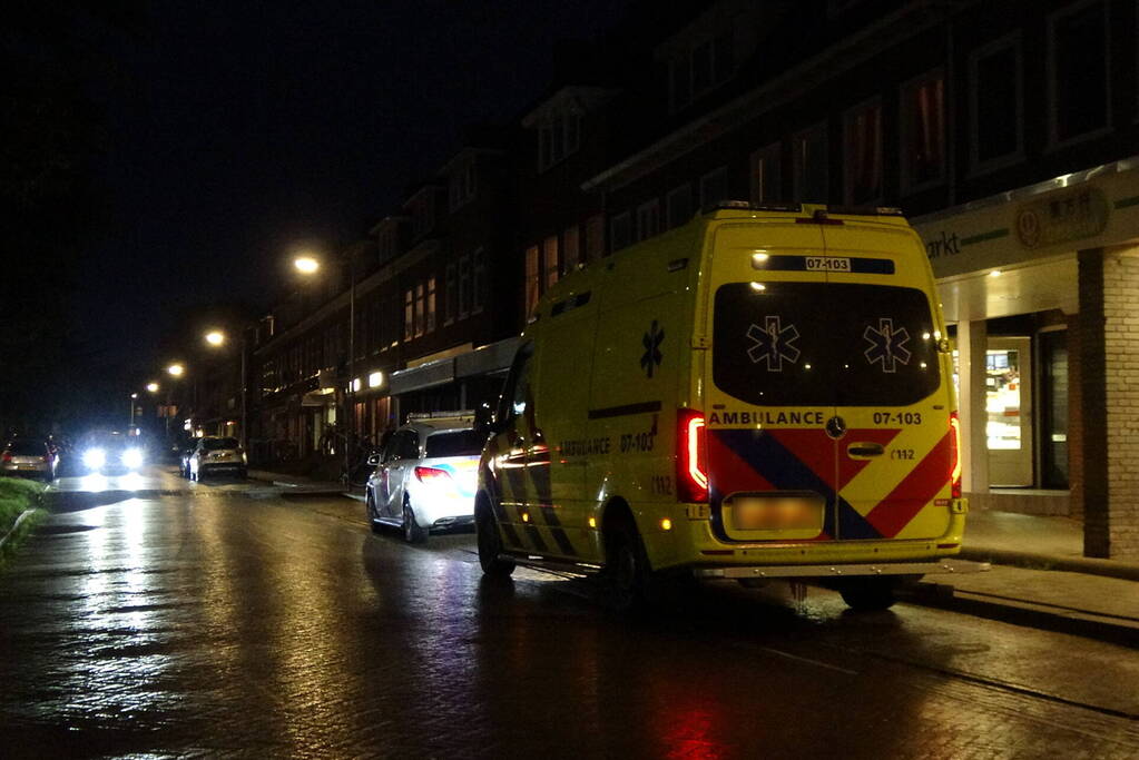 Gewonde bij steekincident in woning