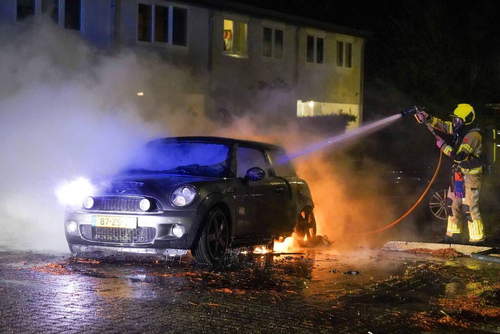 Veel schade bij autobrand