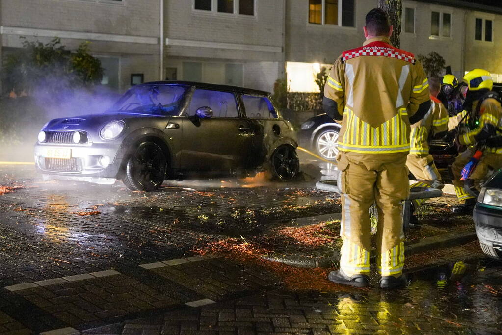 Veel schade bij autobrand