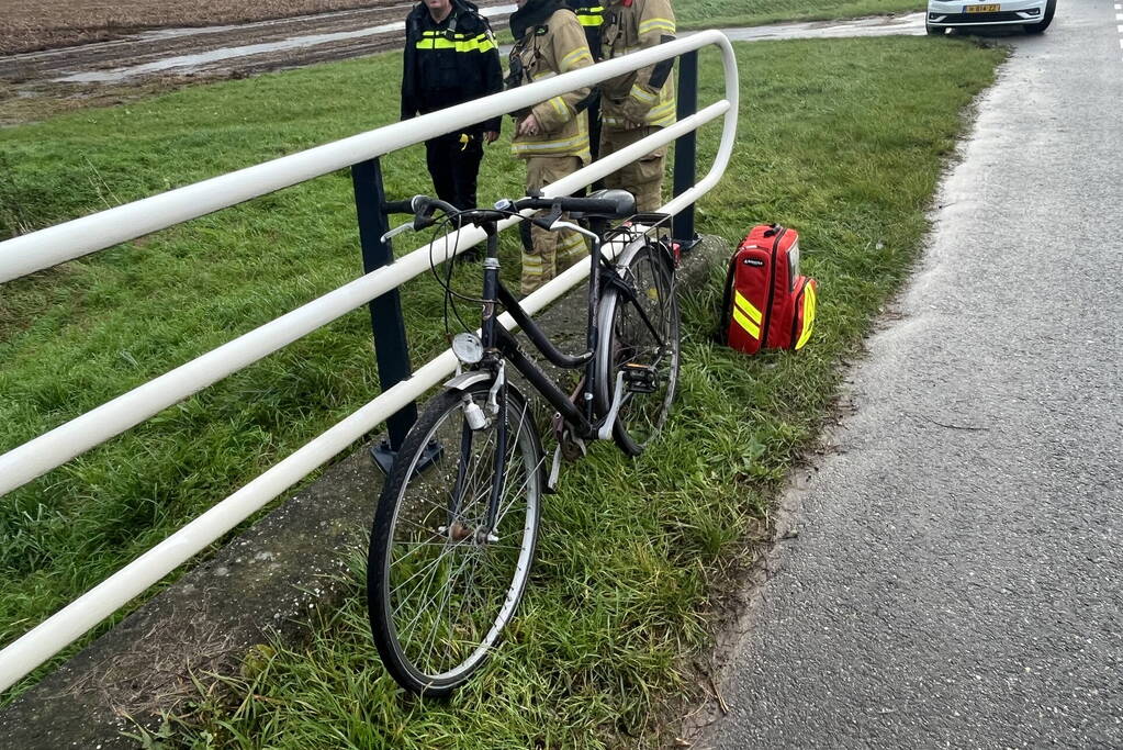 Hulpdiensten ingezet na aantreffen fiets bij water