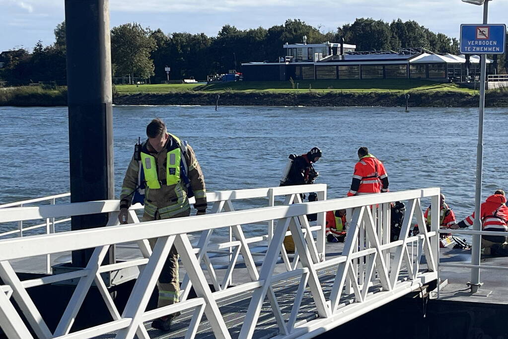 Veel hulpdiensten ingezet voor melding persoon te water