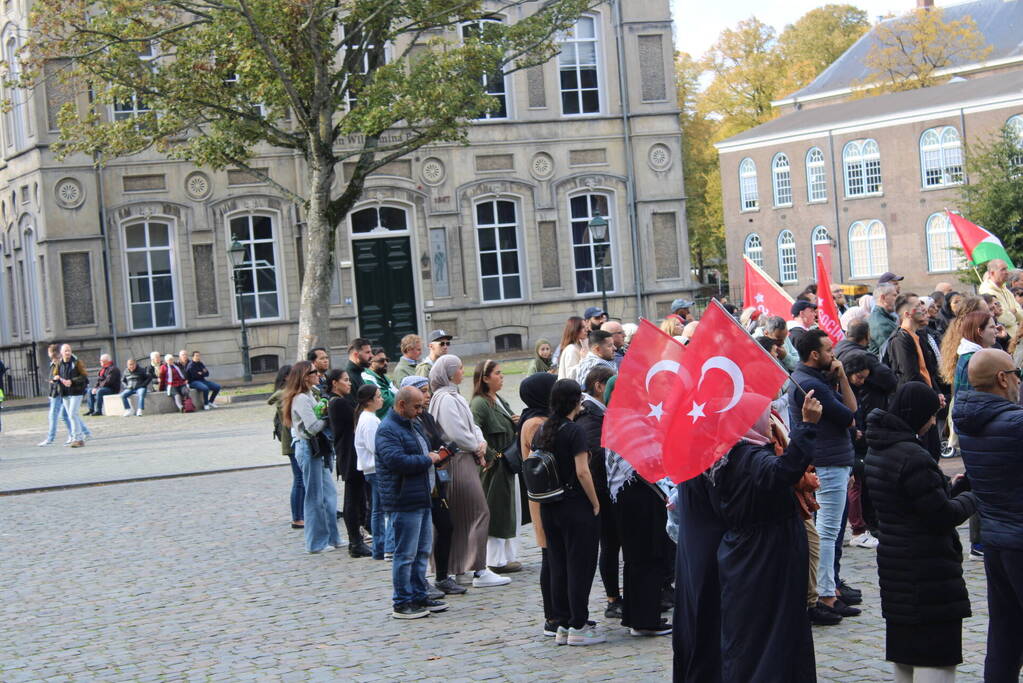 Pro Palestina demonstratie trekt veel mensen