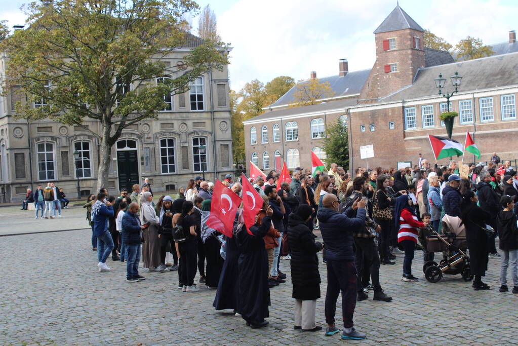 Pro Palestina demonstratie trekt veel mensen