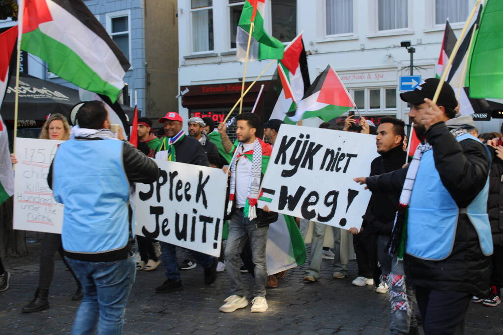 Pro Palestina demonstratie trekt veel mensen