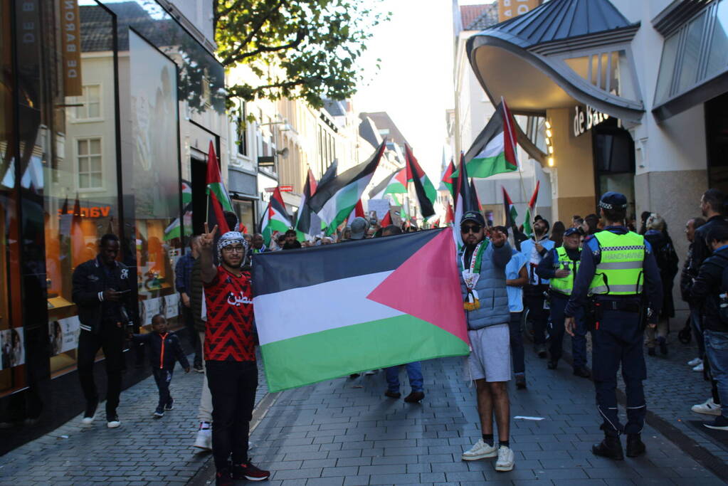 Pro Palestina demonstratie trekt veel mensen