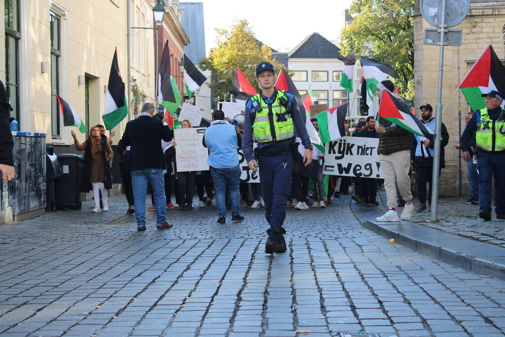 Pro Palestina demonstratie trekt veel mensen