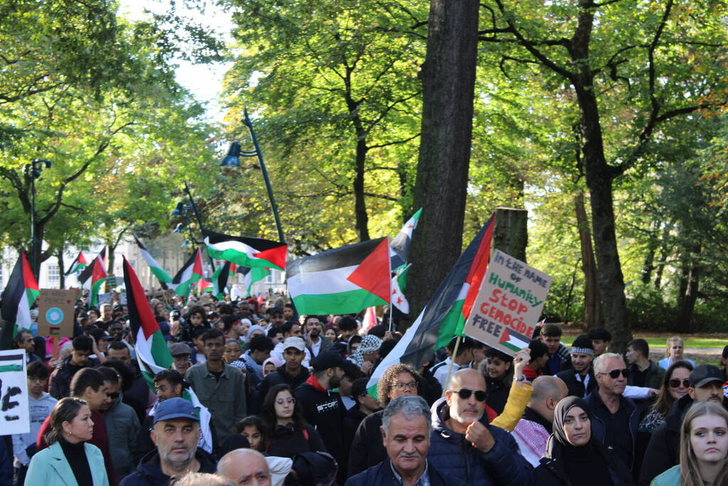 Pro Palestina demonstratie trekt veel mensen