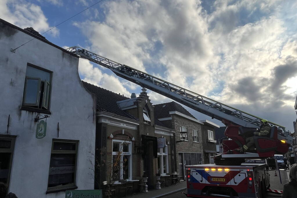 Schoorsteenbrand snel onder controle