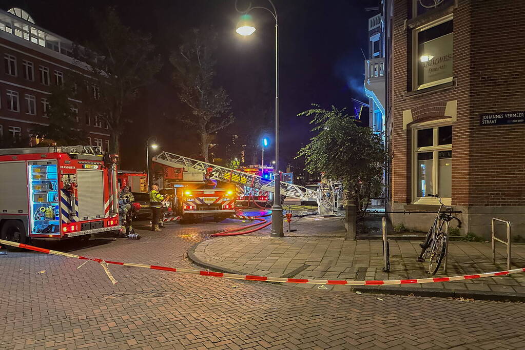 Flinke schade na brand in kantoorpand