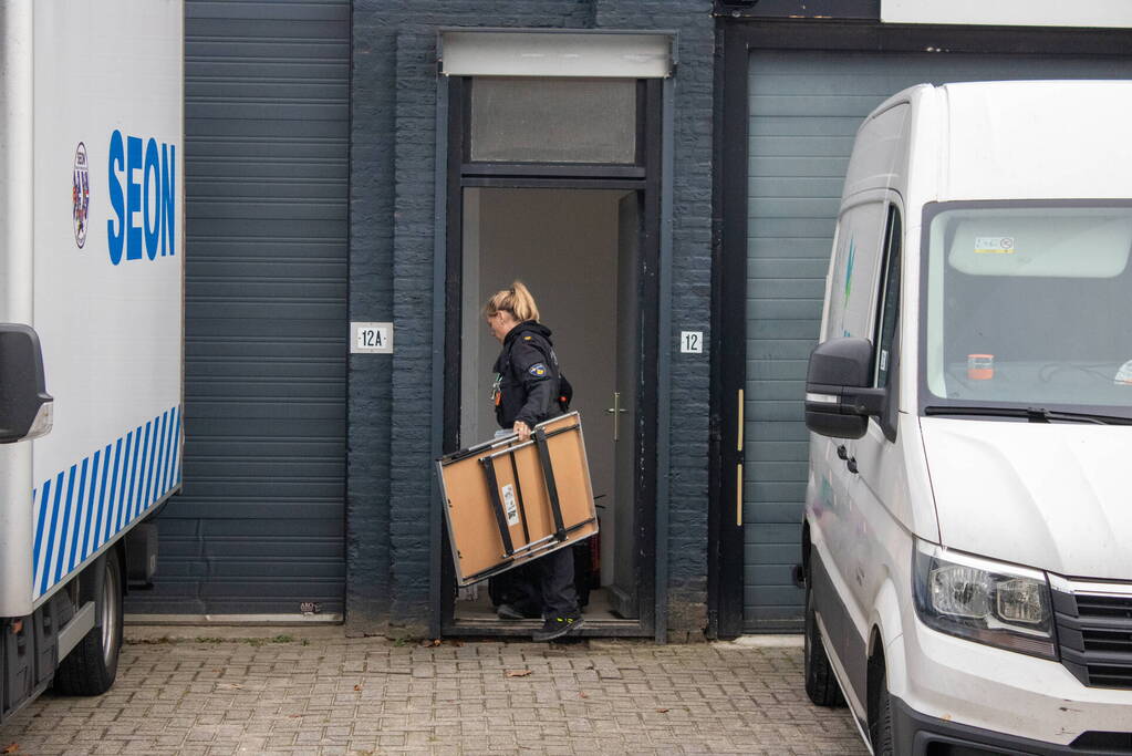 Grote hoeveelheid chemicaliën gevonden in bedrijfspand