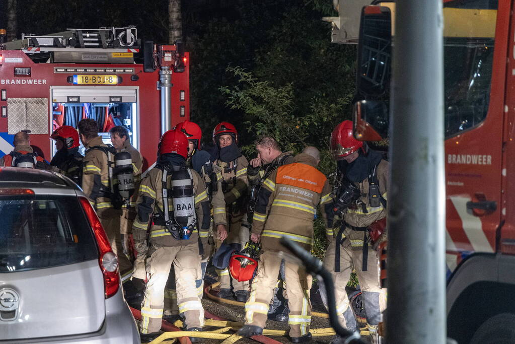 Meerdere personen gecontroleerd bij hevige woningbrand